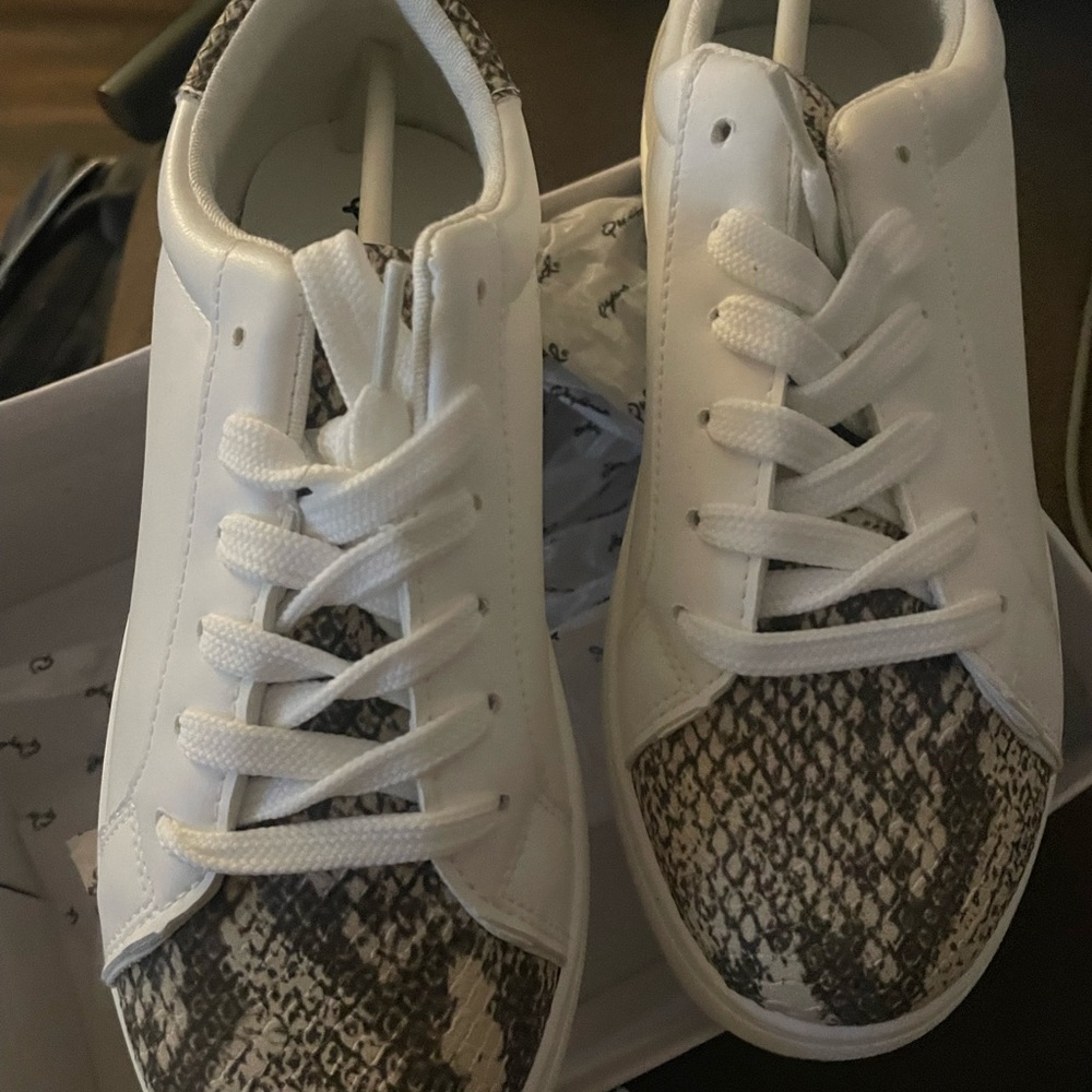 New in box platform snake skin white sneakers size 5.5